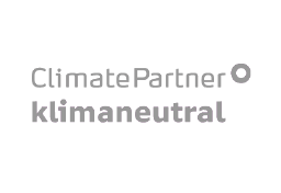 Logo in Grau: ClimatePartner klimaneutral